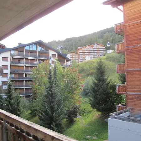 Combe Nend202 In&ski Out Apartment *