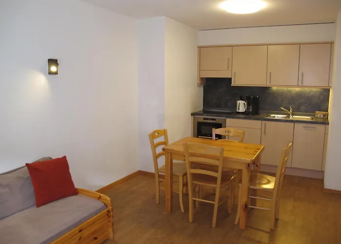 Combe Nend202 In And Out *