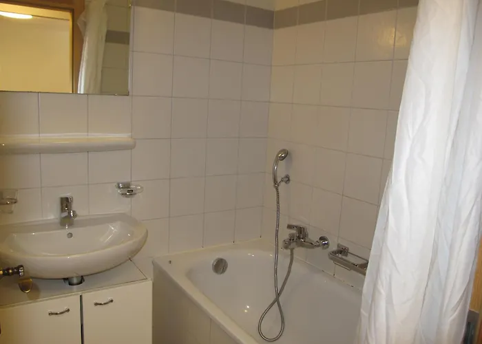 Combe Nend202 In And Out *