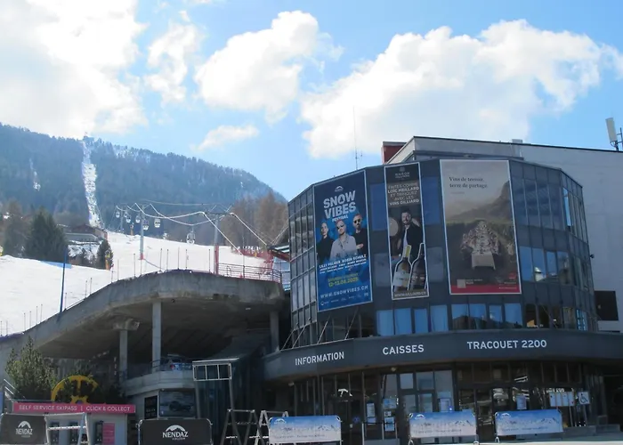 Combe Nend202 In And Out شقة